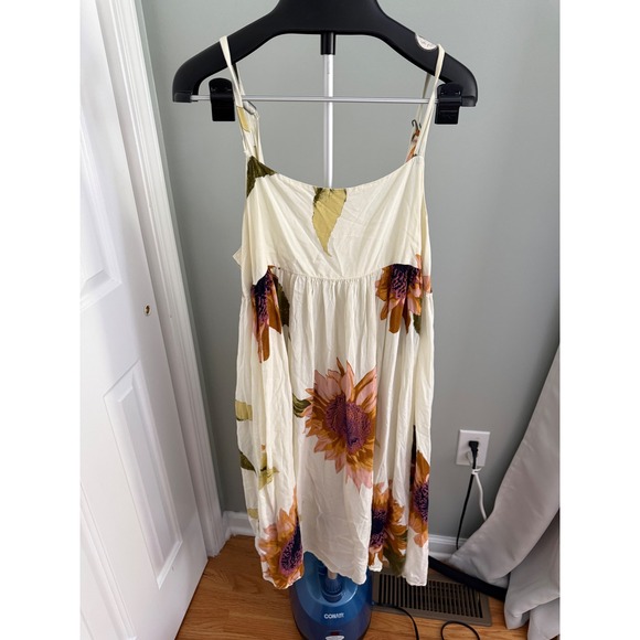 Kimchi Blue Dresses & Skirts - Kimchi Blue Floral Babydoll Mini Dress Sunflower Print Ivory Boho Medium